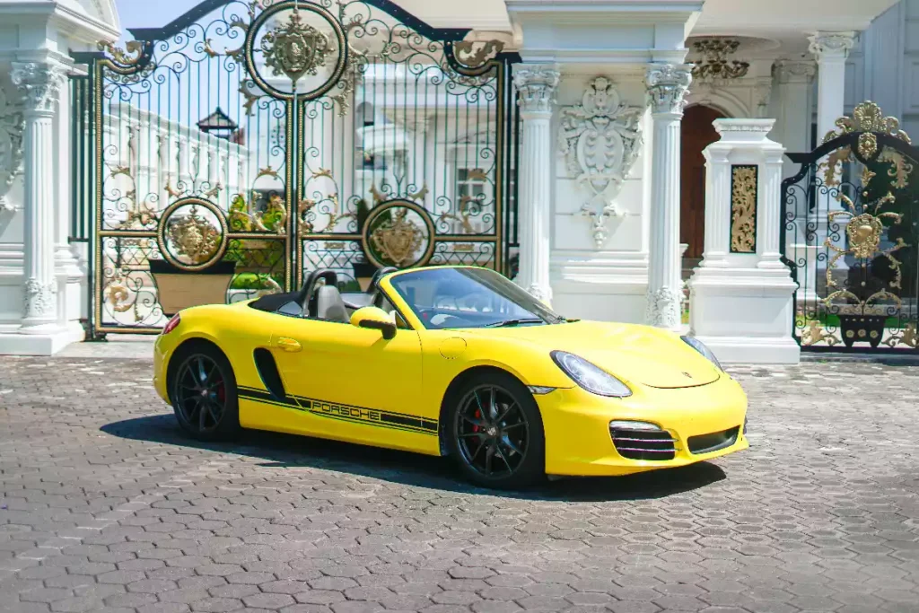 Porsche Yellow | Koleksi Mobil Mewah Bali | Mobil Mewah Bali