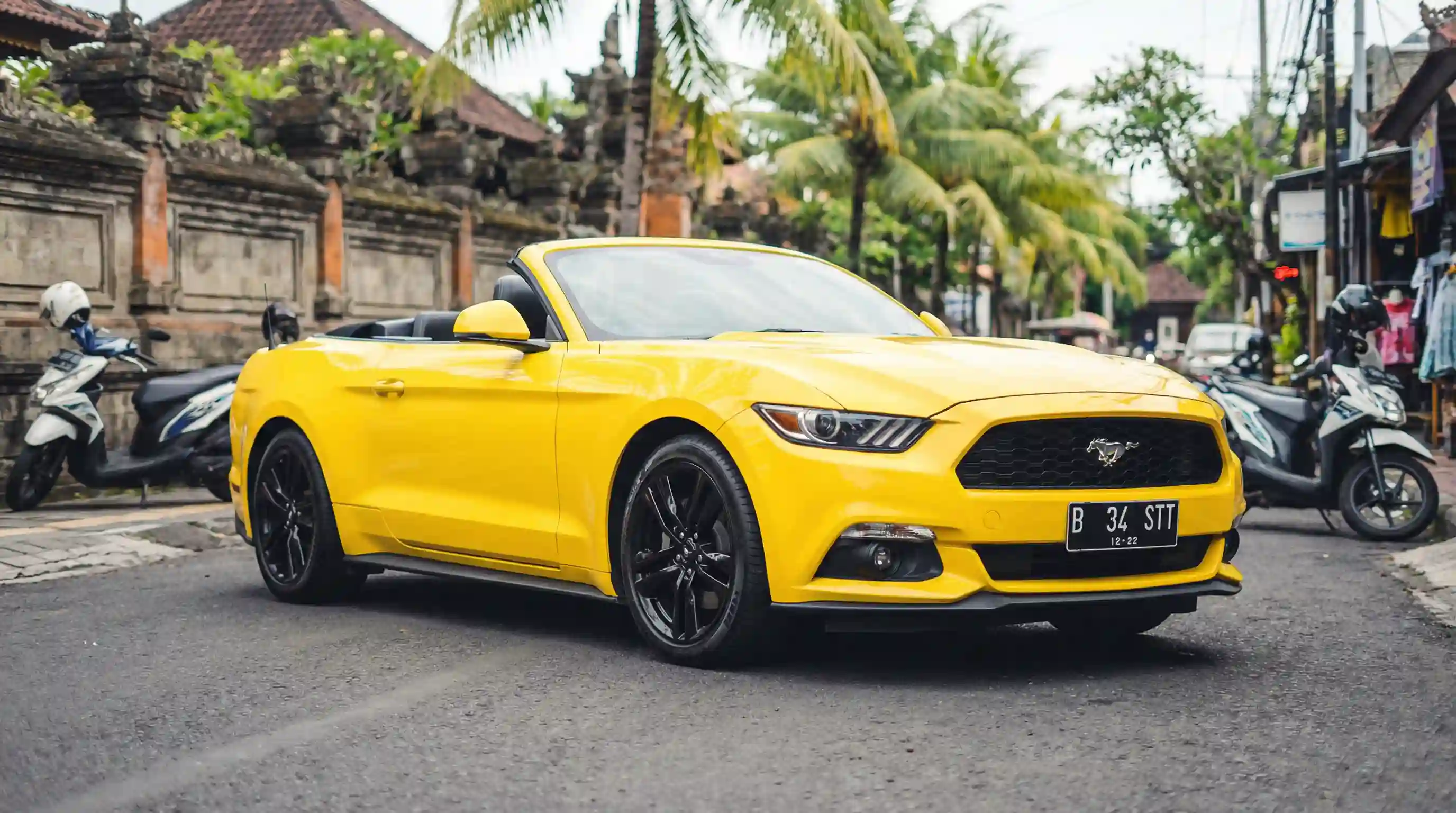 Sewa Mobil Mewah di Seminyak Bali - Mobil Mewah Bali