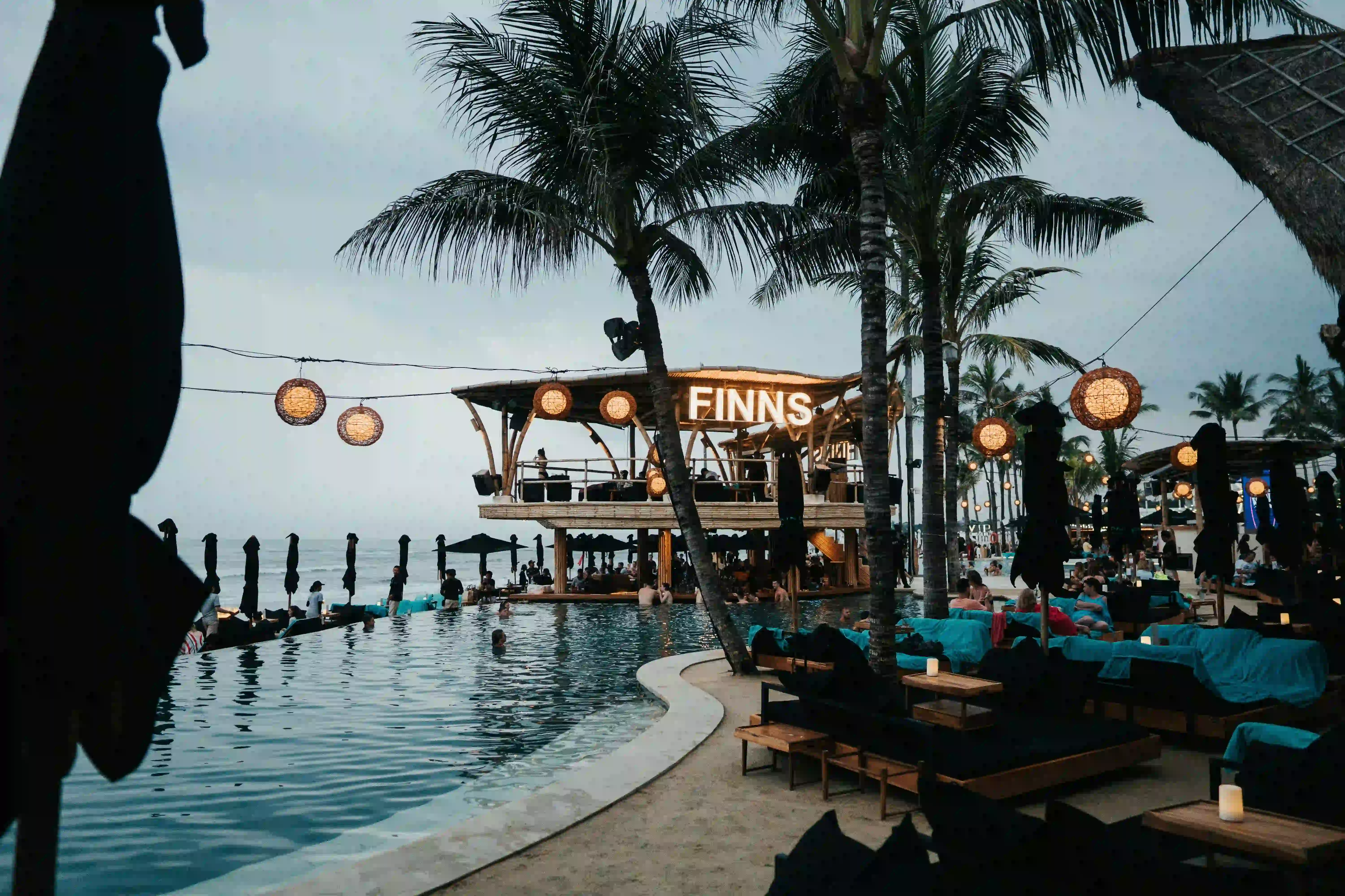 Finns Beach Club - Destinasi Sewa Mobil Mewah Canggu
