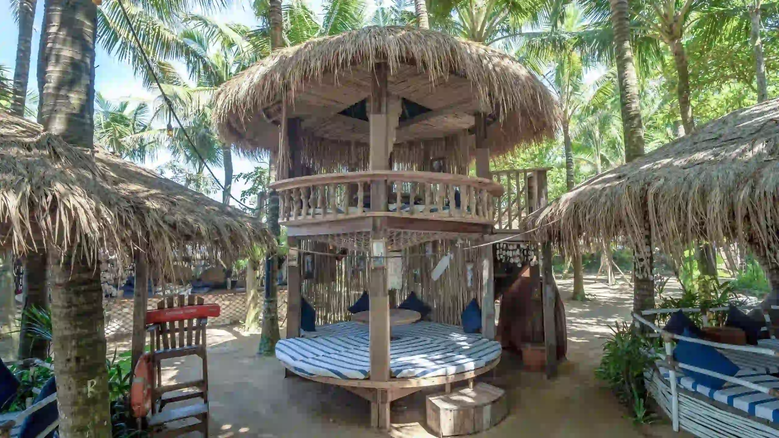 La Brisa - Destinasi Sewa Mobil Mewah Canggu