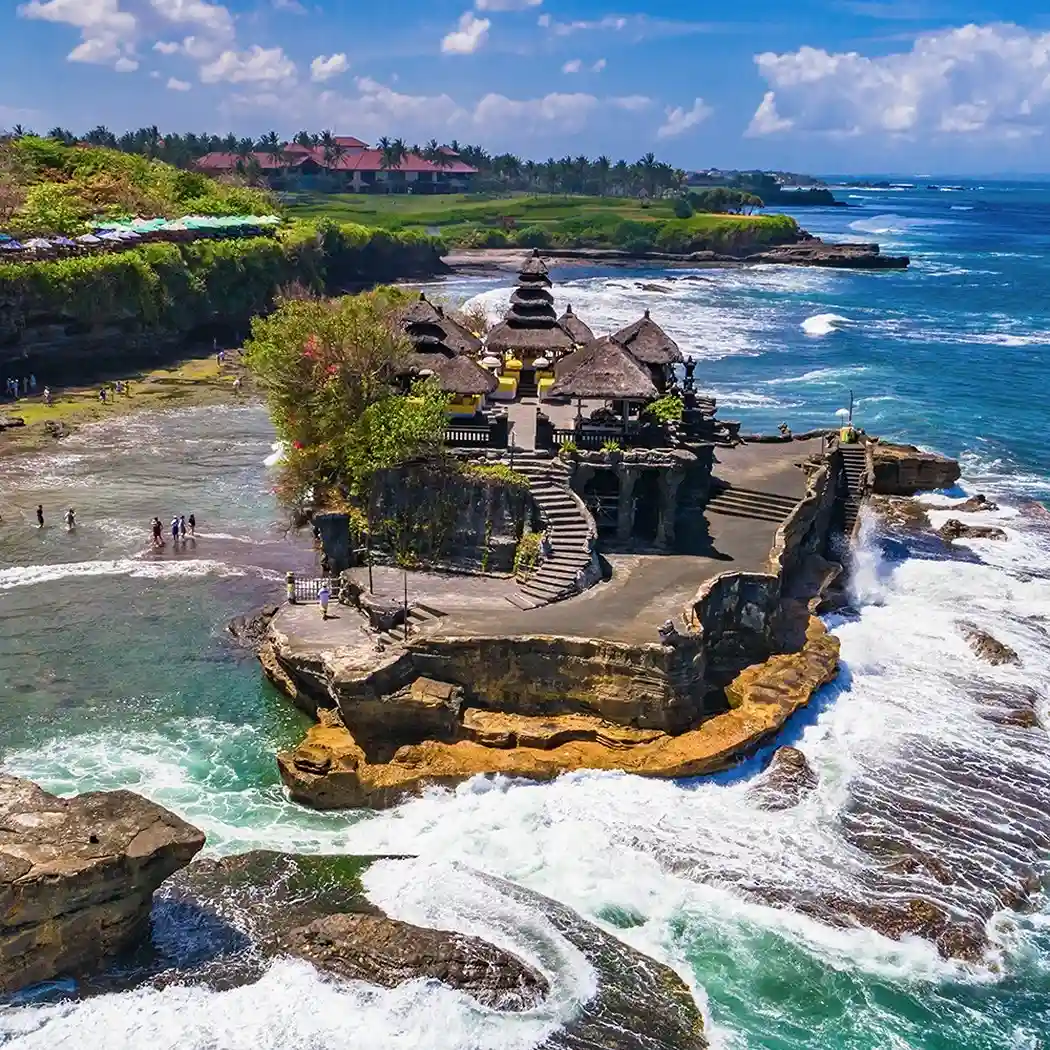 Tanah Lot Temple - Destinasi Sewa Mobil Mewah Canggu