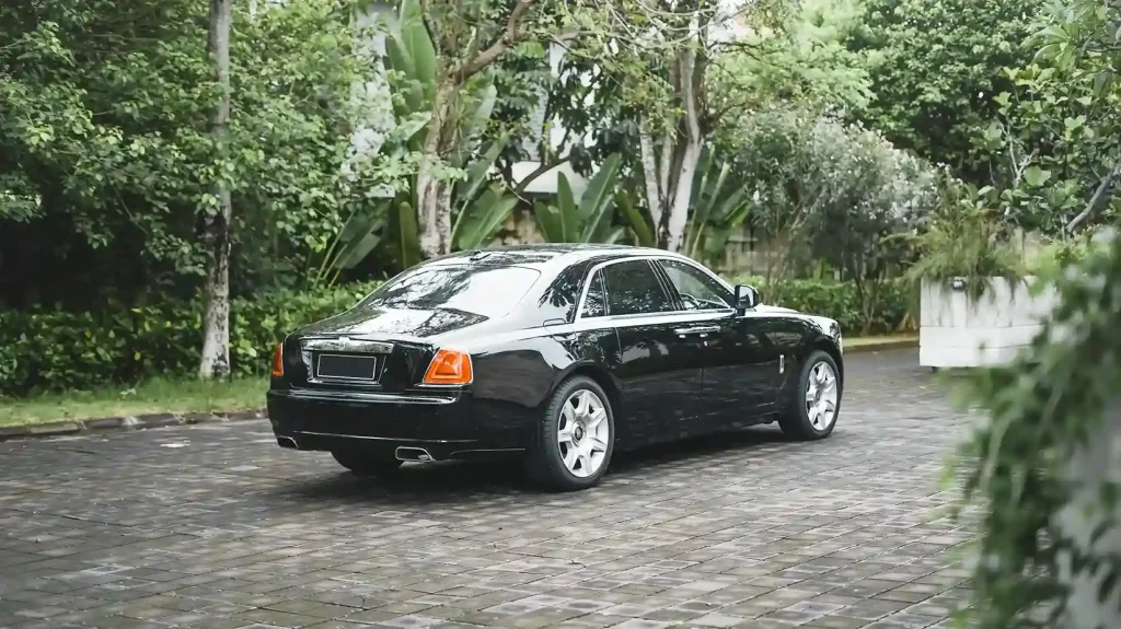 Sewa Rolls Royce Ghost di Bali — armada Mobil Mewah Bali