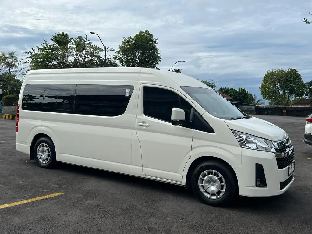 Sewa Toyota Hiace Premio di Bali — armada Mobil Mewah Bali
