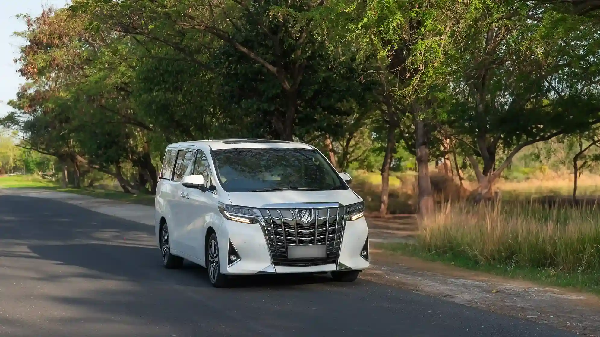 Sewa Mobil Mewah di Bali